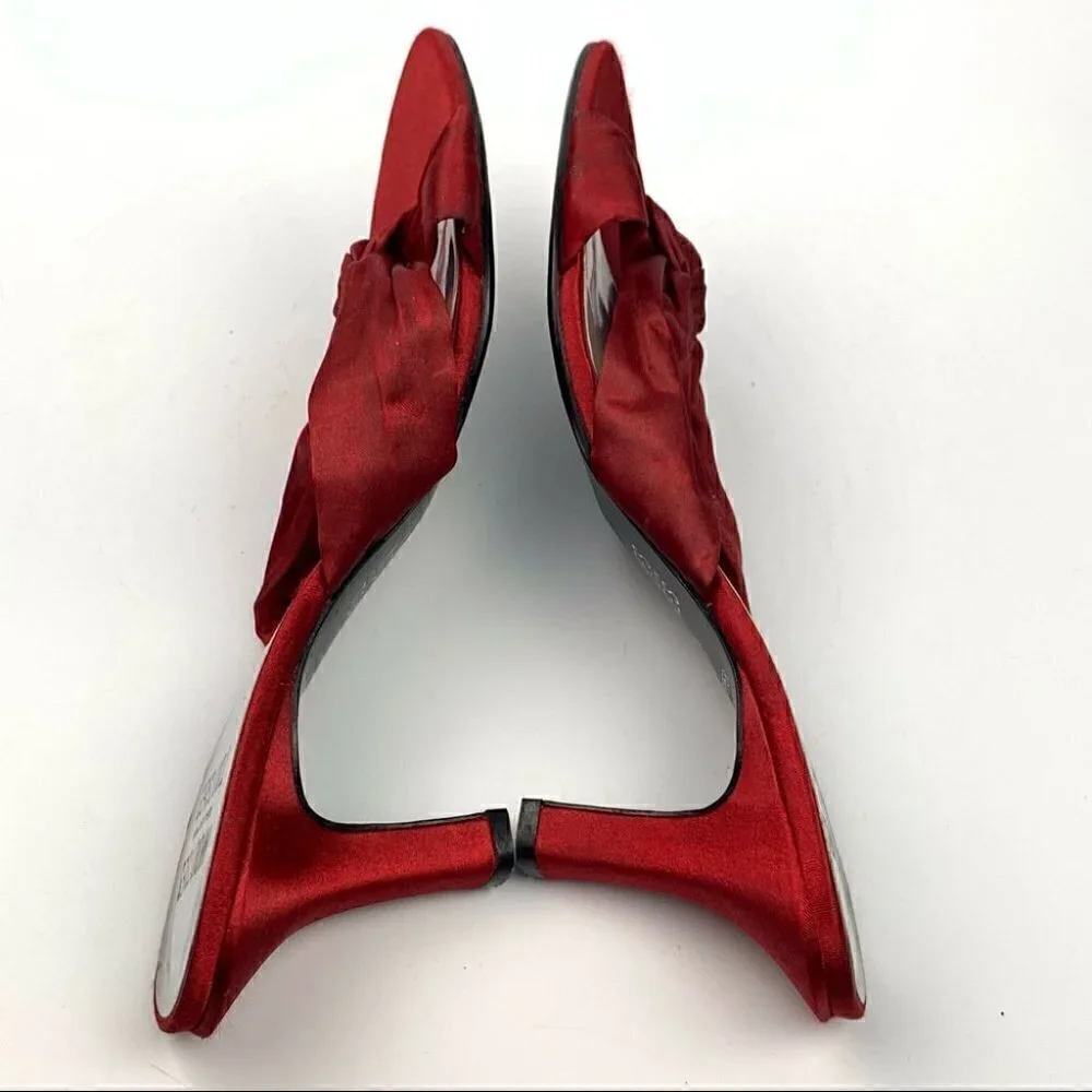 Mooties Tootsies collection heels size 7.5 deep crimson red satin formal
